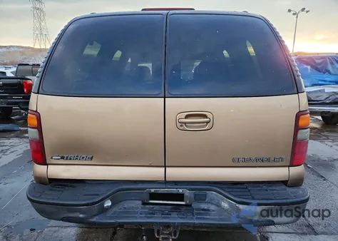 2001 Chevrolet Tahoe K1500 из США, поврежденный, VIN 1GNEK13T11J108853